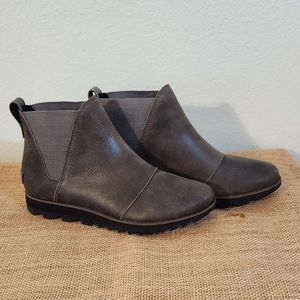 Women's Sorel Harlow Chelsea Leather rain boots W7.5